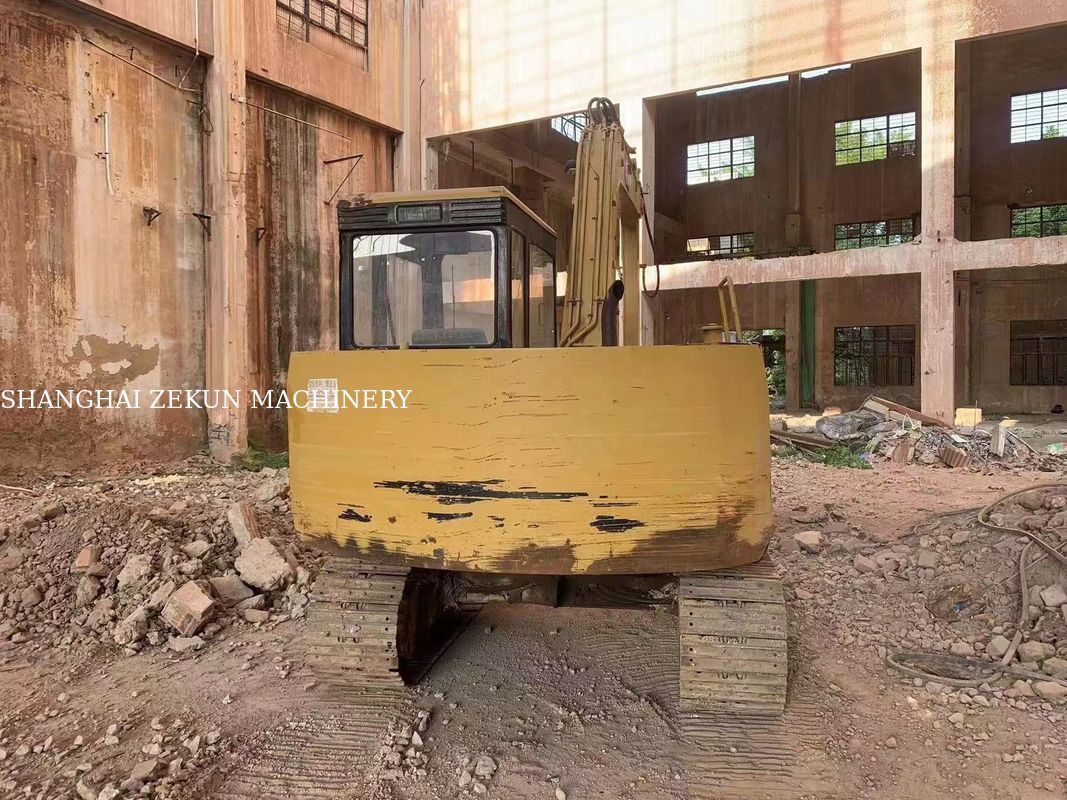 حفاری استفاده شده CAT E70B در ژاپن با اندازه های حفاری کوچک و موتور اصلی ژاپن