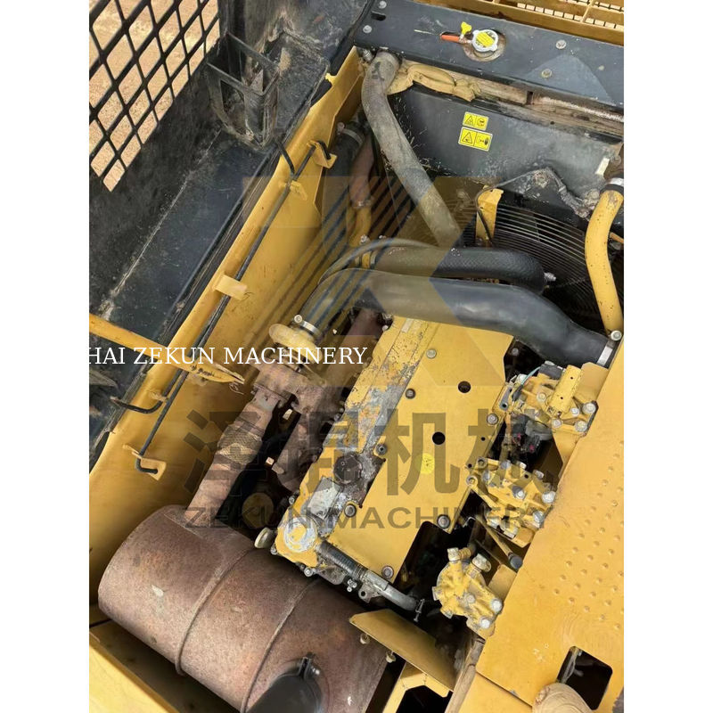 کاوشگر استفاده شده Cat 320D در ژاپن با وزن ماشین 20000 کیلوگرم در وضعیت خوب