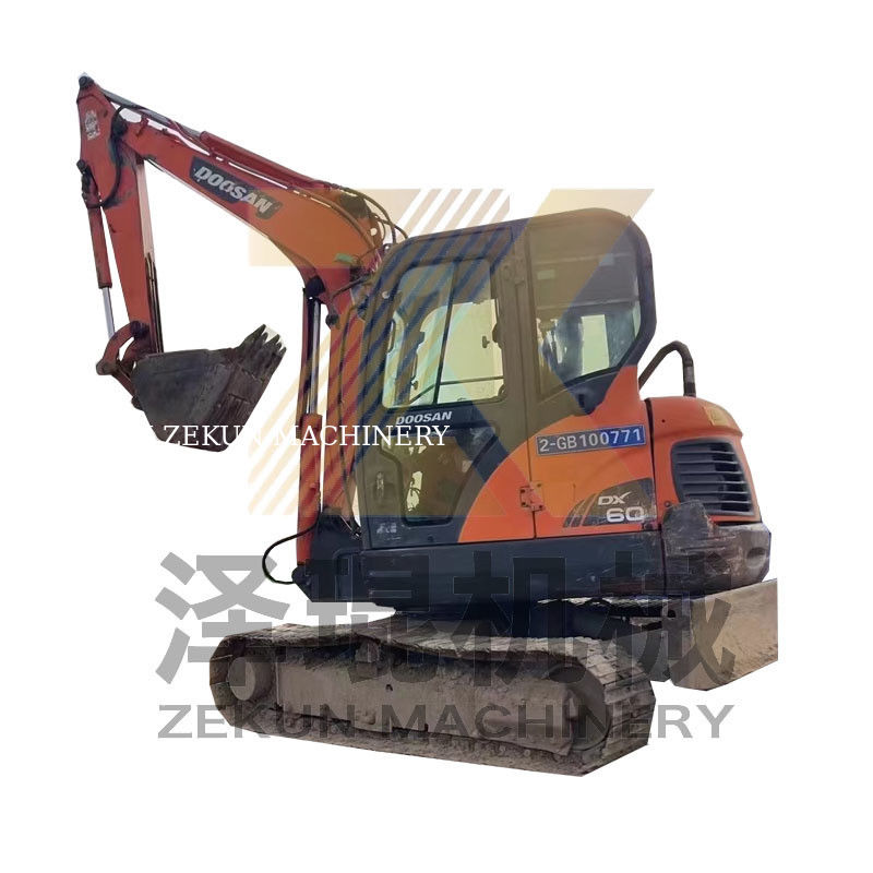 2015 استفاده شده Doosan DH60-7 حفاری در وضعیت خوب خوب 5500 KG وزن ماشین
