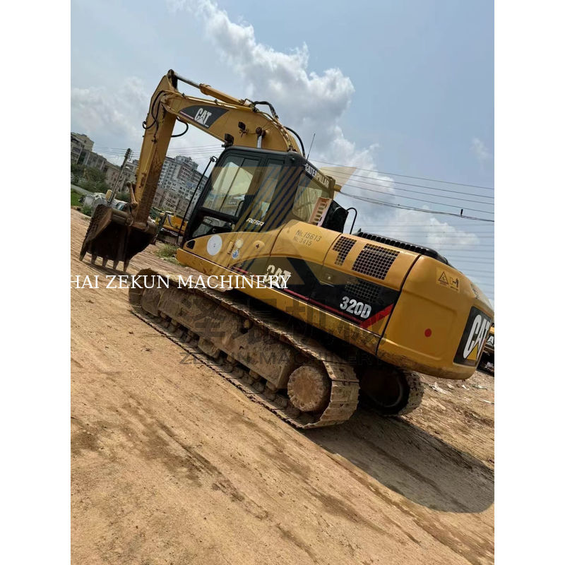 2015 سال دست دوم شانتوئی کاتو Excavator 320D در شانگهای پمپ هیدرولیکی دیگر
