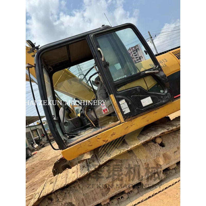 2015 سال دست دوم شانتوئی کاتو Excavator 320D در شانگهای پمپ هیدرولیکی دیگر