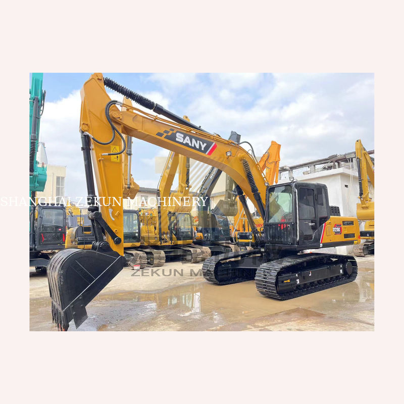 Sany sy215c حفاری در وضعیت خوب با ساعات کم و موتور در سال 2023