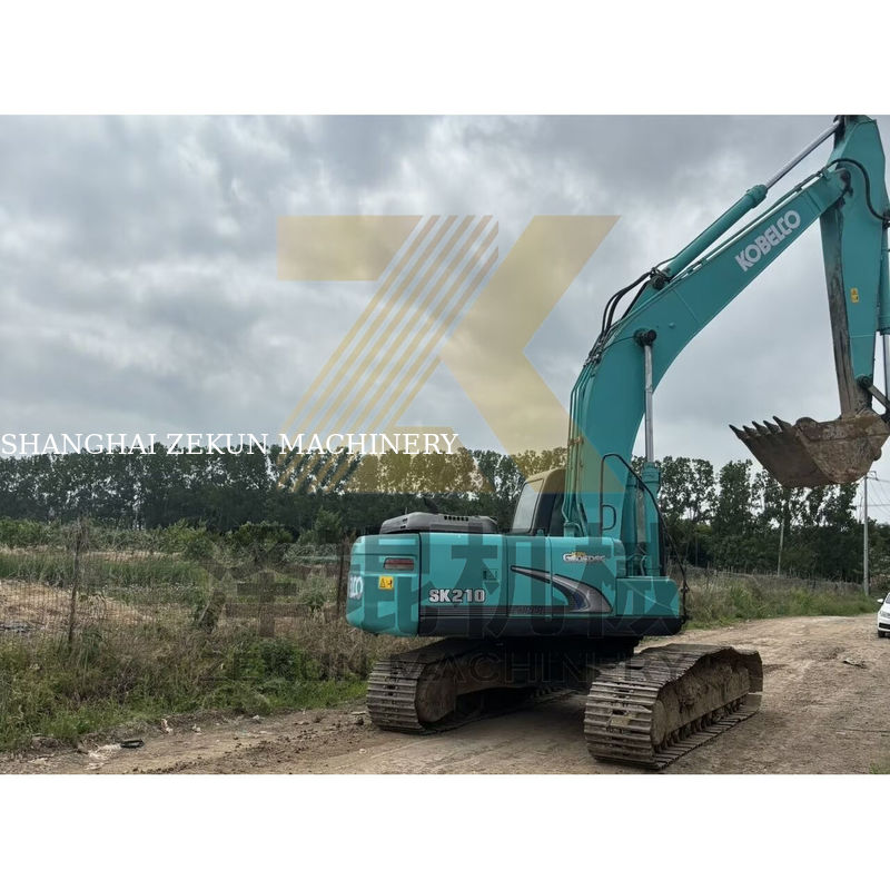 حالت خوب ماشین حفاری استفاده شده کوبلکو SK210-8 21 تن در شانگهای با سال 2020 HINO و موتور