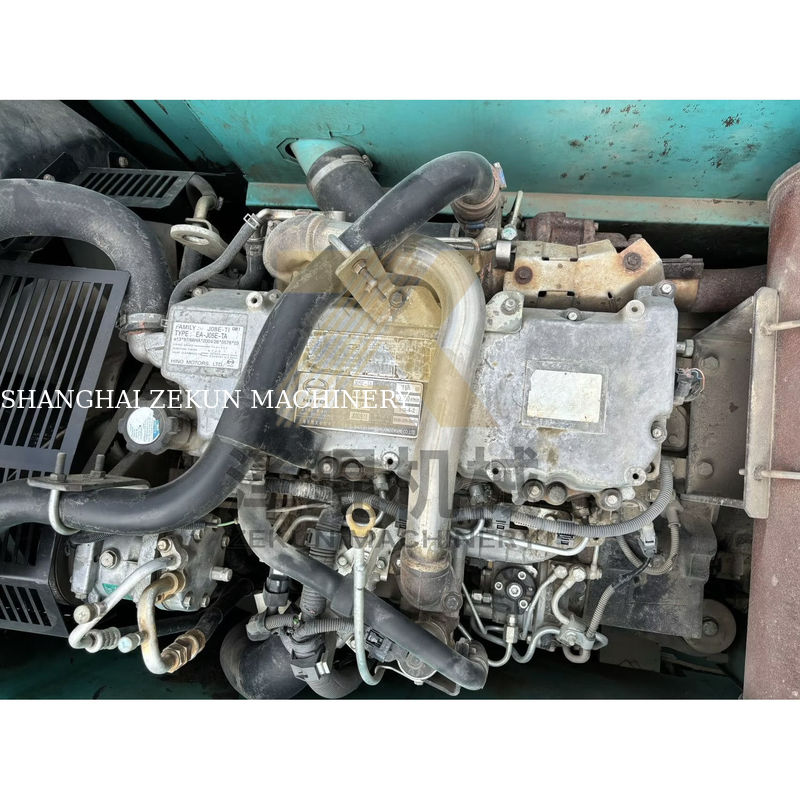 حالت خوب ماشین حفاری استفاده شده کوبلکو SK210-8 21 تن در شانگهای با سال 2020 HINO و موتور