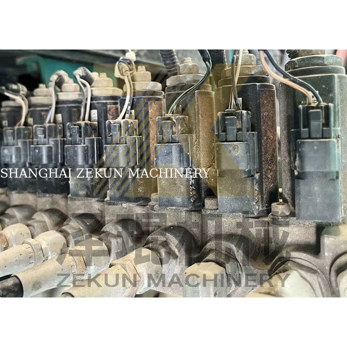 سایر پمپ های هیدرولیک استفاده شده Kobelco SK200-8 Excavator و وزن ماشین 20000 KG