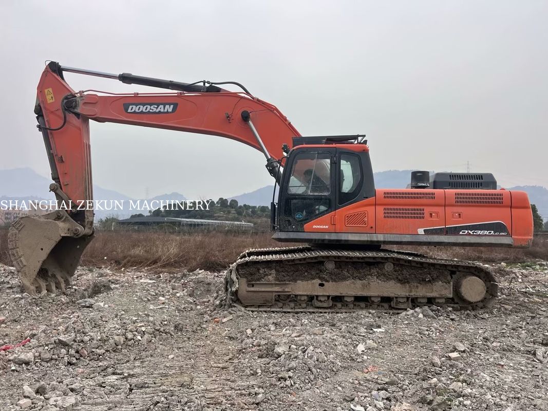 کاوشگر دوسان DX380 سال ۲۰۲۰ با ۴۸۱۶ ساعت کار در وضعیت خوب