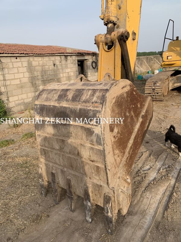 بیل مکانیکی 2015 Komatsu PC210LC-8MO با وزن عملیاتی 100 کیلوگرم و حداکثر دسترسی حفاری 9 اینچ