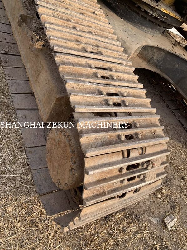 بیل مکانیکی 2015 Komatsu PC210LC-8MO با وزن عملیاتی 100 کیلوگرم و حداکثر دسترسی حفاری 9 اینچ