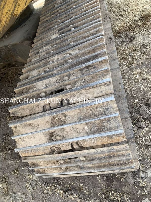 بیل مکانیکی 2015 Komatsu PC210LC-8MO با وزن عملیاتی 100 کیلوگرم و حداکثر دسترسی حفاری 9 اینچ