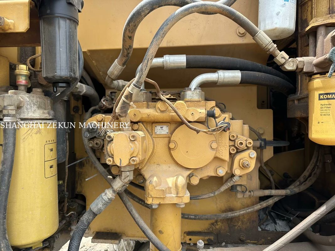 بیل مکانیکی 320D2 CAT مدل 2014، 10812 ساعت کارکرد و نرخ جریان هیدرولیک عملکرد 2 × 214 لیتر در دقیقه، سرعت حرکت 3.5 / 5.5 کیلومتر در ساعت
