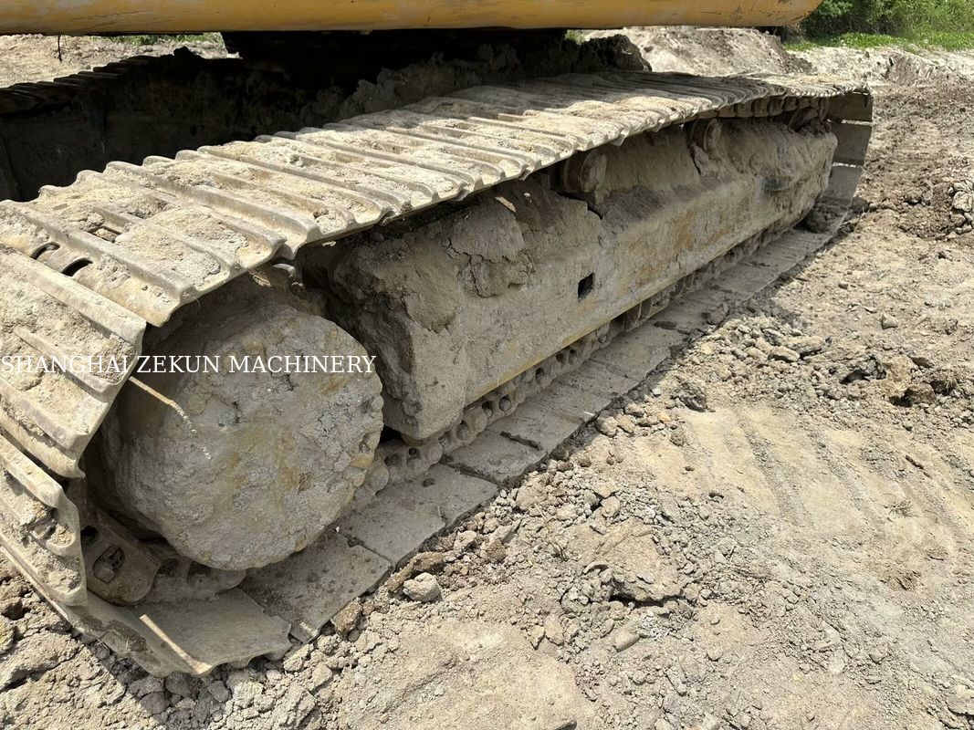 بیل مکانیکی 320D2 CAT مدل 2014، 10812 ساعت کارکرد و نرخ جریان هیدرولیک عملکرد 2 × 214 لیتر در دقیقه، سرعت حرکت 3.5 / 5.5 کیلومتر در ساعت
