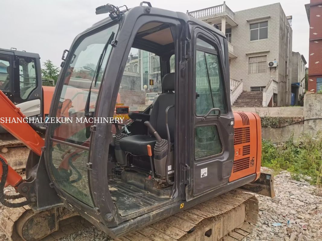 بیل مکانیکی 2023 Hitachi ZX60C-6A با 2785 ساعت کارکرد، وزن عملیاتی 5، استاندارد انتشار Tier 3 / Stage III را دارد.