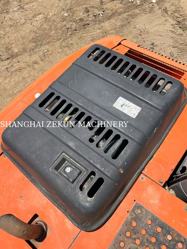 هیتاشی ZX120-6 حفاری 14165hrs برای نیازهای کسب و کار ظرفیت مخزن سوخت 240 لیتر فشار هیدرولیک 34.3 MPa