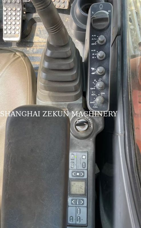 حفاری هیتاچی ZX120-6 با طول بازوی 2.5 متر و ارتفاع حداکثر 210 میلی متر 11158 ساعت استفاده می شود