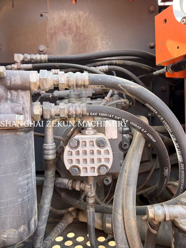 حفاری استفاده شده هیتاچی ZX130-6 با سرعت 11053 ساعت 4.6m طول بوم 34.3 MPa فشار هیدرولیکی