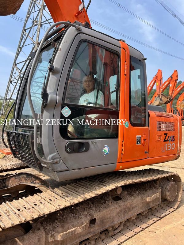 حفاری استفاده شده هیتاچی ZX130-6 با سرعت 11053 ساعت 4.6m طول بوم 34.3 MPa فشار هیدرولیکی