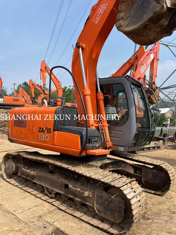 حفاری استفاده شده هیتاچی ZX130-6 با سرعت 11053 ساعت 4.6m طول بوم 34.3 MPa فشار هیدرولیکی
