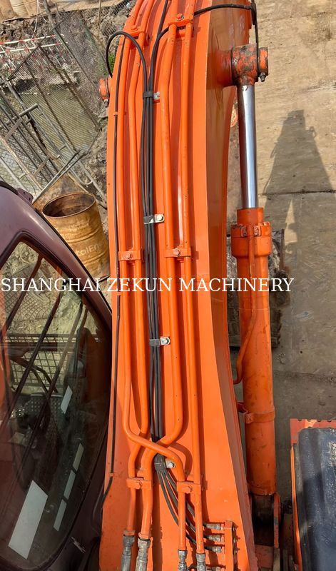 حفاری استفاده شده هیتاچی ZX130-6 با سرعت 11053 ساعت 4.6m طول بوم 34.3 MPa فشار هیدرولیکی
