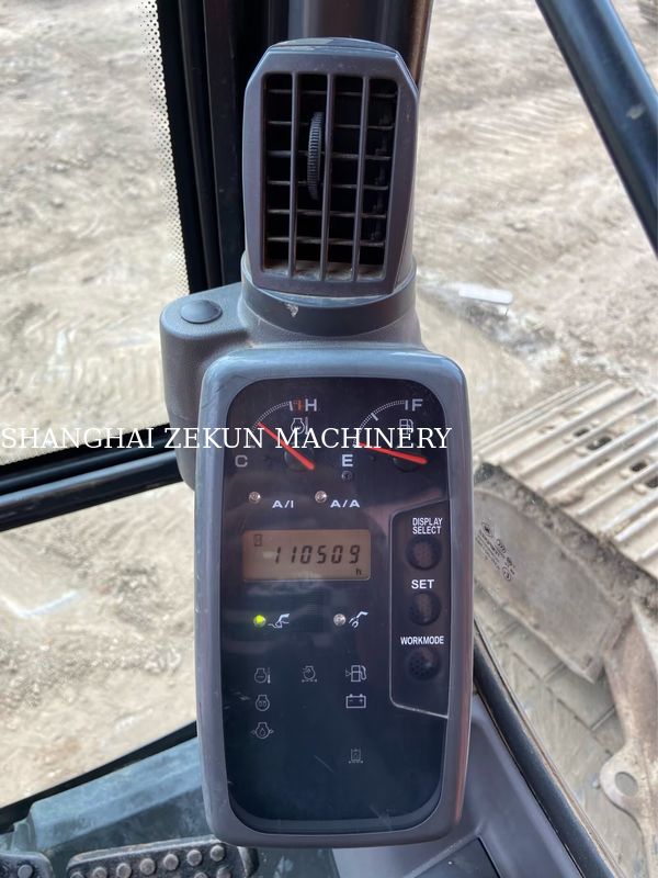 حفاری استفاده شده هیتاچی ZX200-3G با سرعت 11050 ساعت طول بازو 2.94 متر طول بوم 5.7 متر