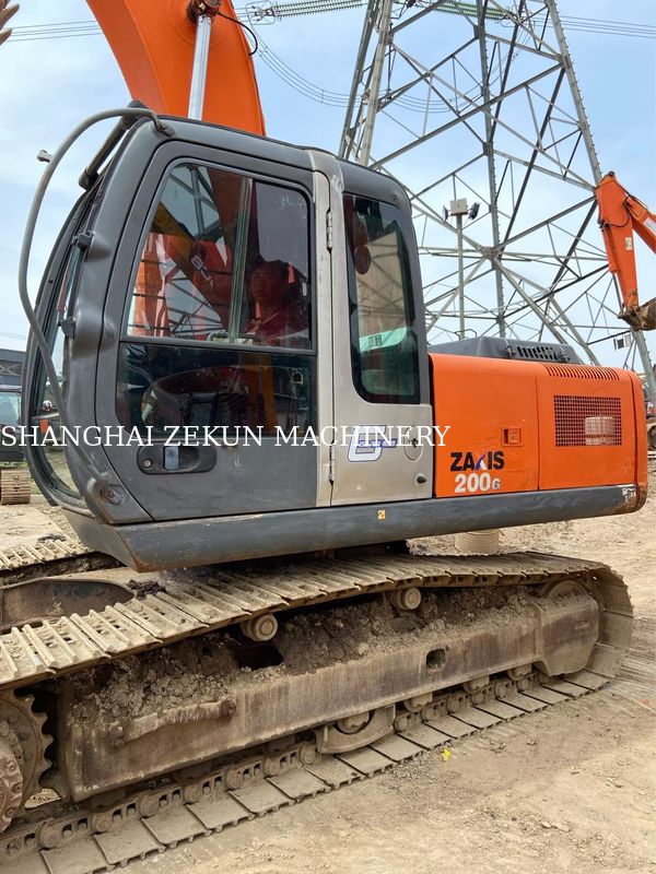 حفاری استفاده شده هیتاچی ZX200-3G با سرعت 11050 ساعت طول بازو 2.94 متر طول بوم 5.7 متر