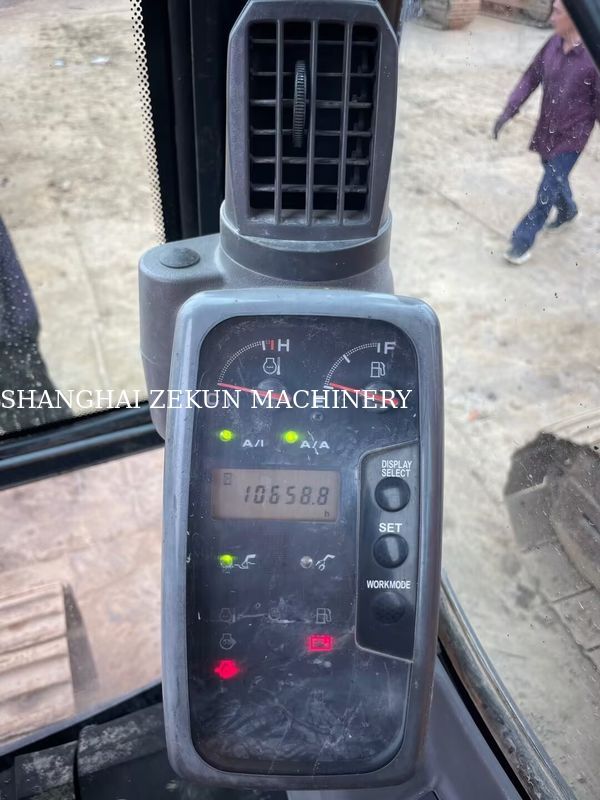 Hitachi ZX200-3G Excavator 10658hrs طول بازو 2.94 m حداکثر ارتفاع حفاری 620 mm