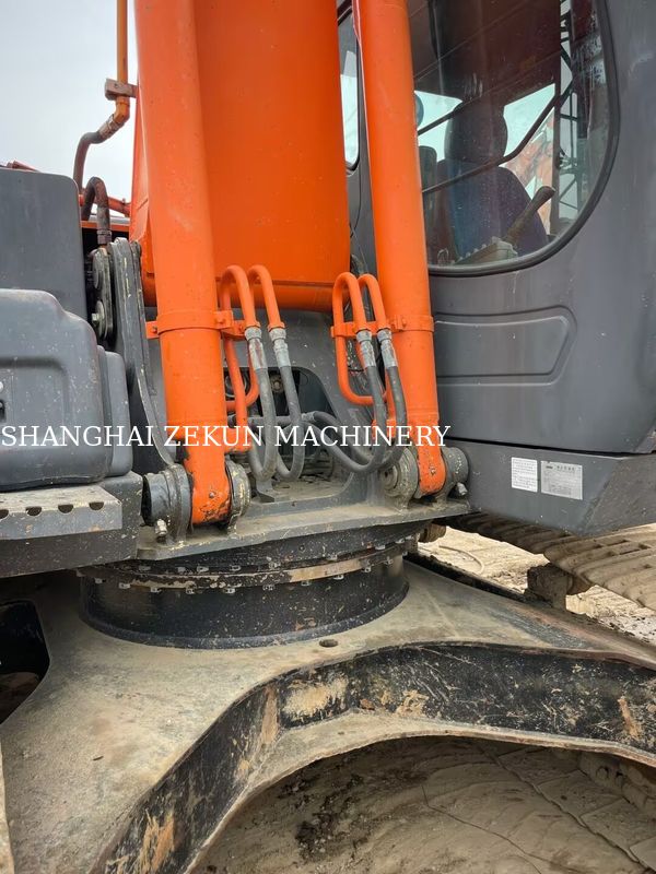 Hitachi ZX200-3G Excavator 10658hrs طول بازو 2.94 m حداکثر ارتفاع حفاری 620 mm