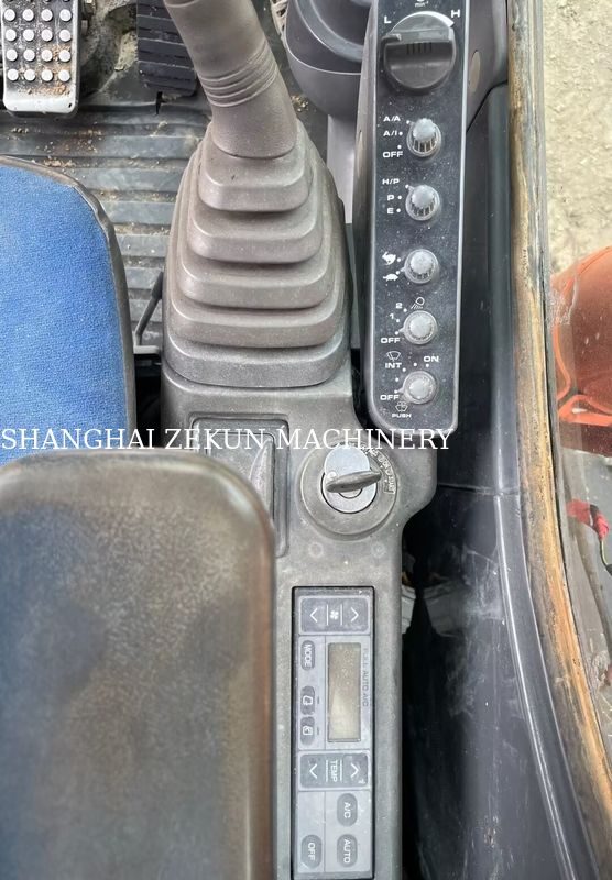 Hitachi ZX200-3G Excavator 10658hrs طول بازو 2.94 m حداکثر ارتفاع حفاری 620 mm