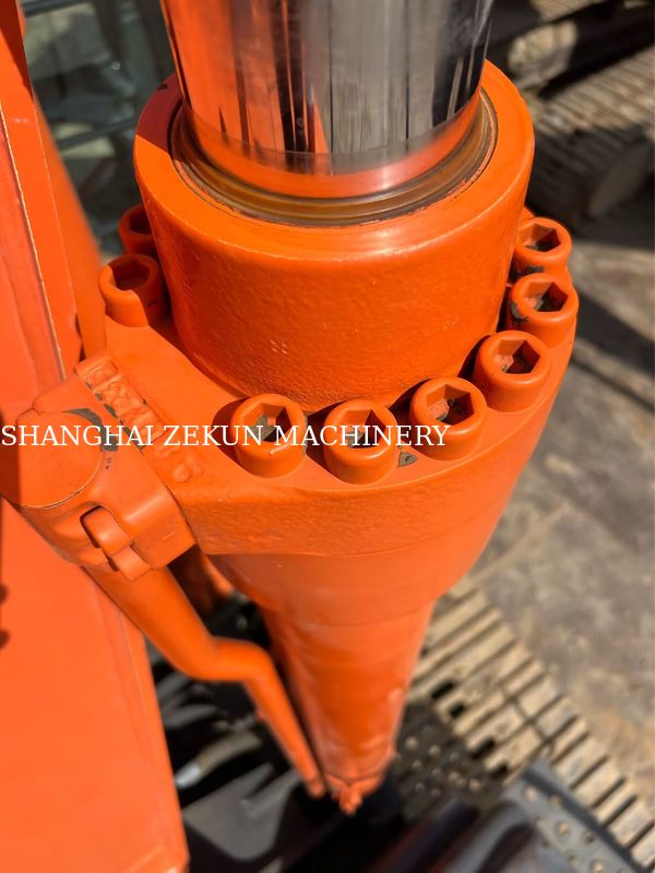 بیل مکانیکی هیتاچی ZX200-3G 12081 ساعت سرعت حرکت 3.5 / 5.5 کیلومتر در ساعت ویژگی های کابین صفحه نمایش چند منظوره