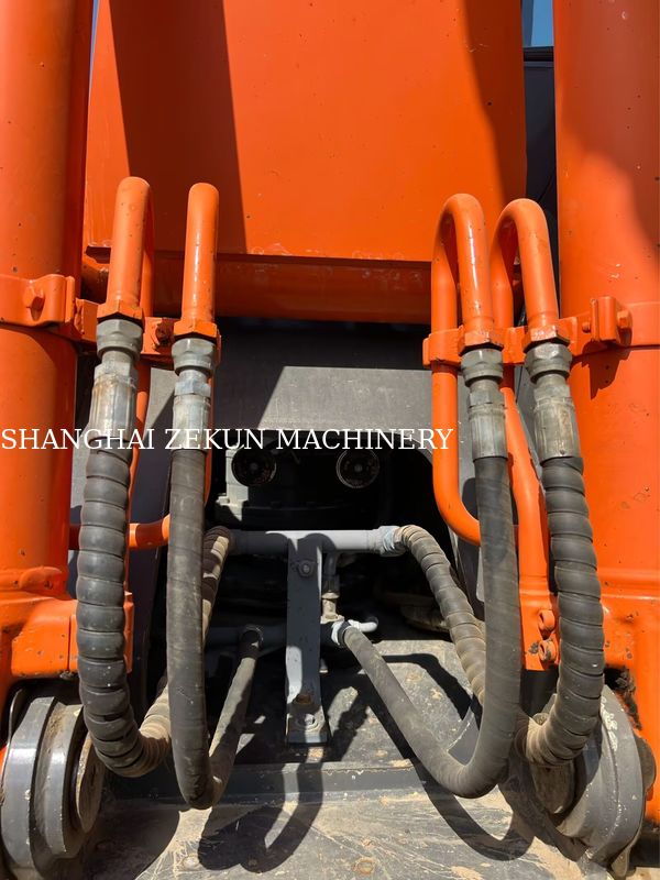 بیل مکانیکی هیتاچی ZX200-3G 12081 ساعت سرعت حرکت 3.5 / 5.5 کیلومتر در ساعت ویژگی های کابین صفحه نمایش چند منظوره