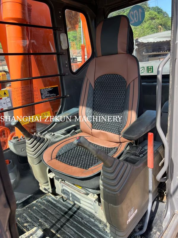 بیل مکانیکی هیتاچی ZX200-3G 12081 ساعت سرعت حرکت 3.5 / 5.5 کیلومتر در ساعت ویژگی های کابین صفحه نمایش چند منظوره