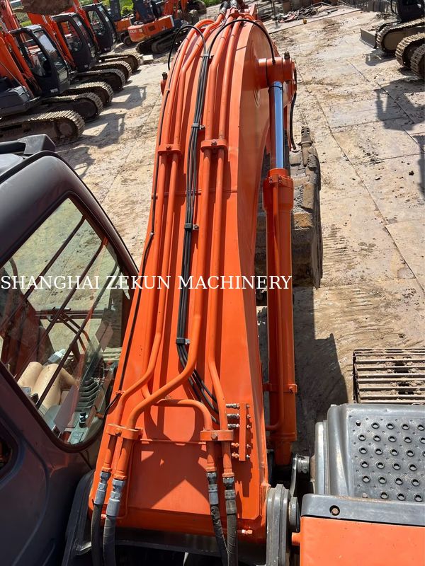 بیل مکانیکی هیتاچی ZX200-3G 12081 ساعت سرعت حرکت 3.5 / 5.5 کیلومتر در ساعت ویژگی های کابین صفحه نمایش چند منظوره