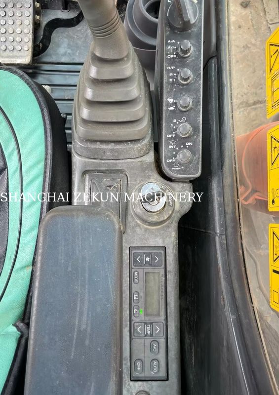 11051 ساعت بیل مکانیکی هیتاچی ZX200-3G با ظرفیت باکت 0.8 - 1.0 متر مکعب